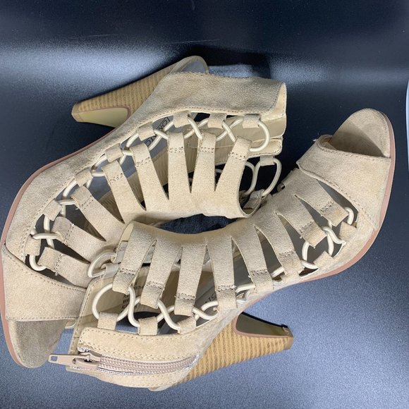 Hot Tomatoes Sandals in a Natural Tan color Size 9 - Picture 3 of 7